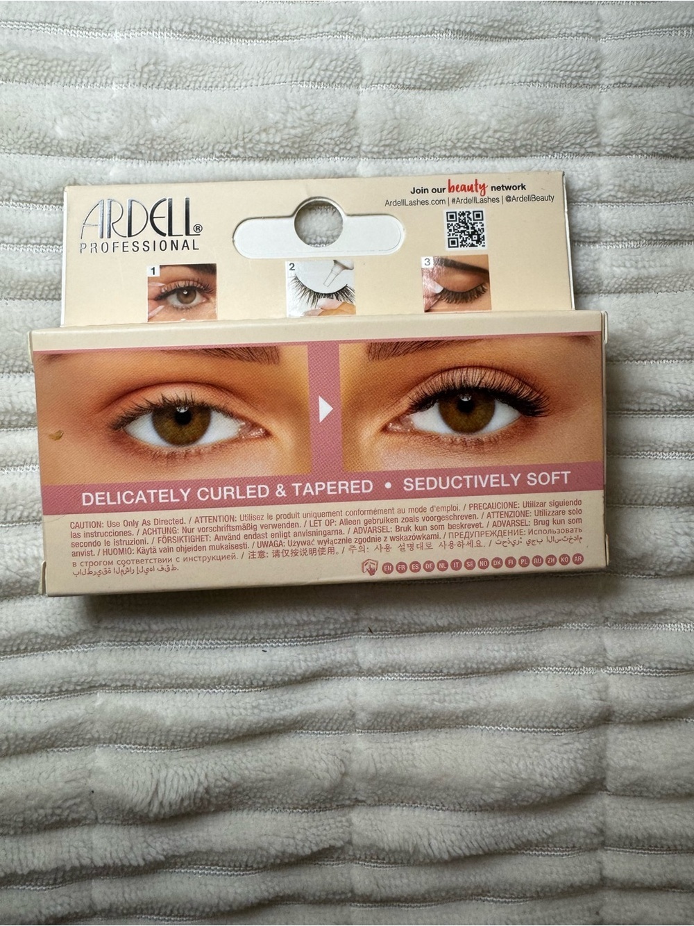 Naked Lashes 420 False Eyelashes Invisiband Natural Wispy Lightweight - Picture 2 of 4